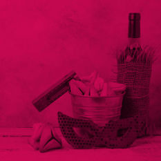 אזני המן, יין ומסכה