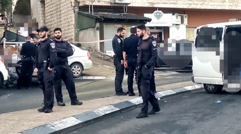 رجال الشرطة في مسرح الجريمة في أم الفحم