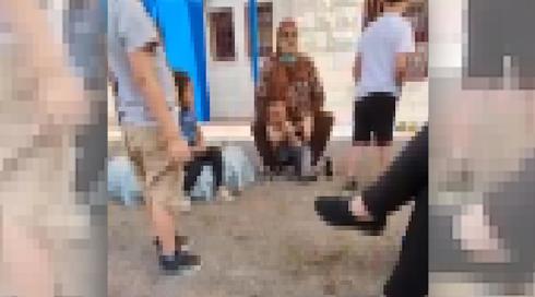 مربية تعتدي على طفل في روضة اطفال في المثلث