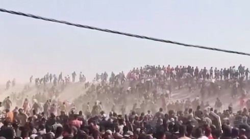 فوضى توزيع المساعدات