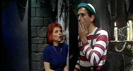 שרון ליפשיץ עם דבל'ה גליקמן מתוך זהו זה. 1986