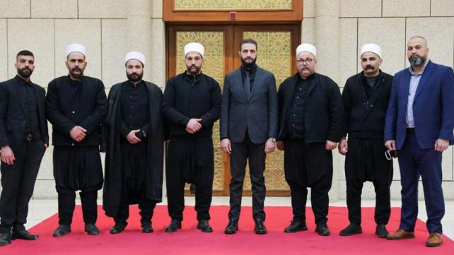 أحمد الشرع مع وجهاء من الطائفة الدرزية في سوريا