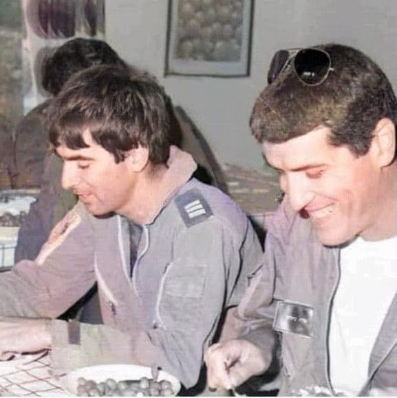 ניסים יוגב ורון ארד בעת שירותם בחיל האוויר