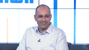 בין השורות: דמוקרטיה | גישות כלכליות: קפיטליזם מול סוציאליזם | פרק 30
