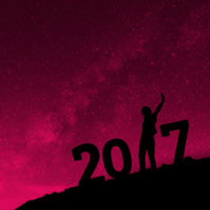 המספר 2017 על רקע כוכבים