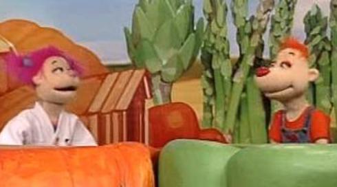 בחצר של פופיק וליבי | רוצה רוצה