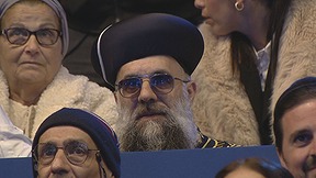 כוכב רשת התחזה לרב הראשי בטקס המשואות