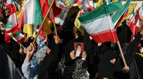 إيران