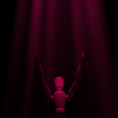 חיים רק על הבמה