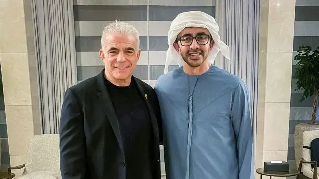 لبيد ووزير خارجية الامارات