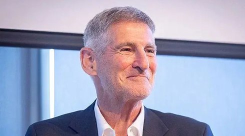 الخامسة 