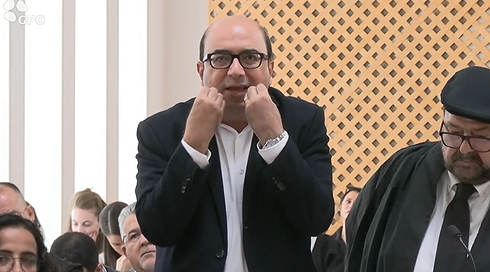 سامي ابو شحادة امام المحكمة