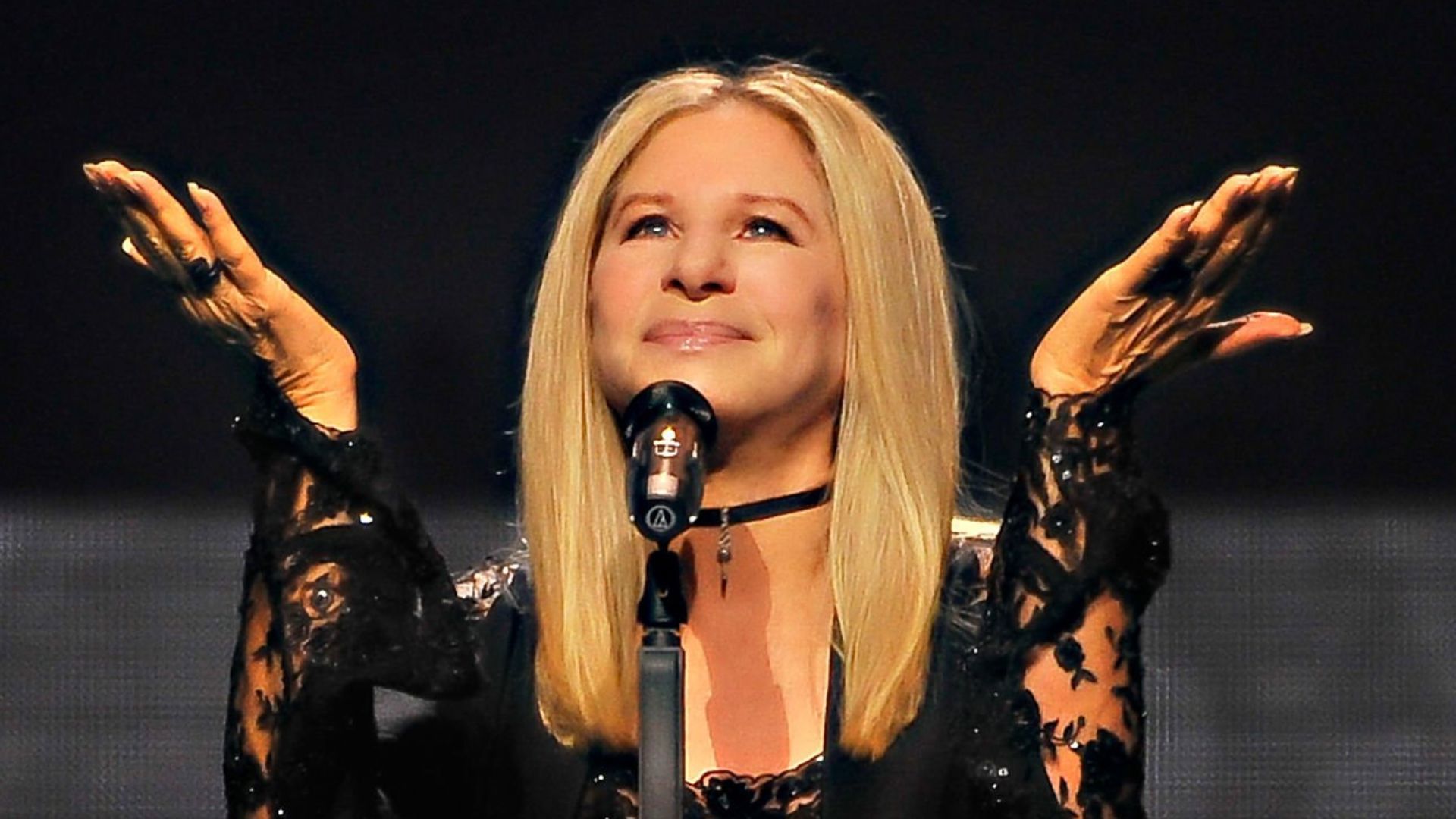 ברברה סטרייסנד בהופעה בקליפורניה, 2016