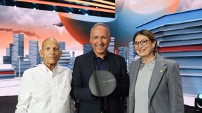 יו"ר ועדת השיפוט השופטת בדימוס אסתר חיות, יוסי אבני-לוי הזוכה בפרס ספיר לספרות ויו"ר מפעל הפיס רו"ח אביגדור יצחקי