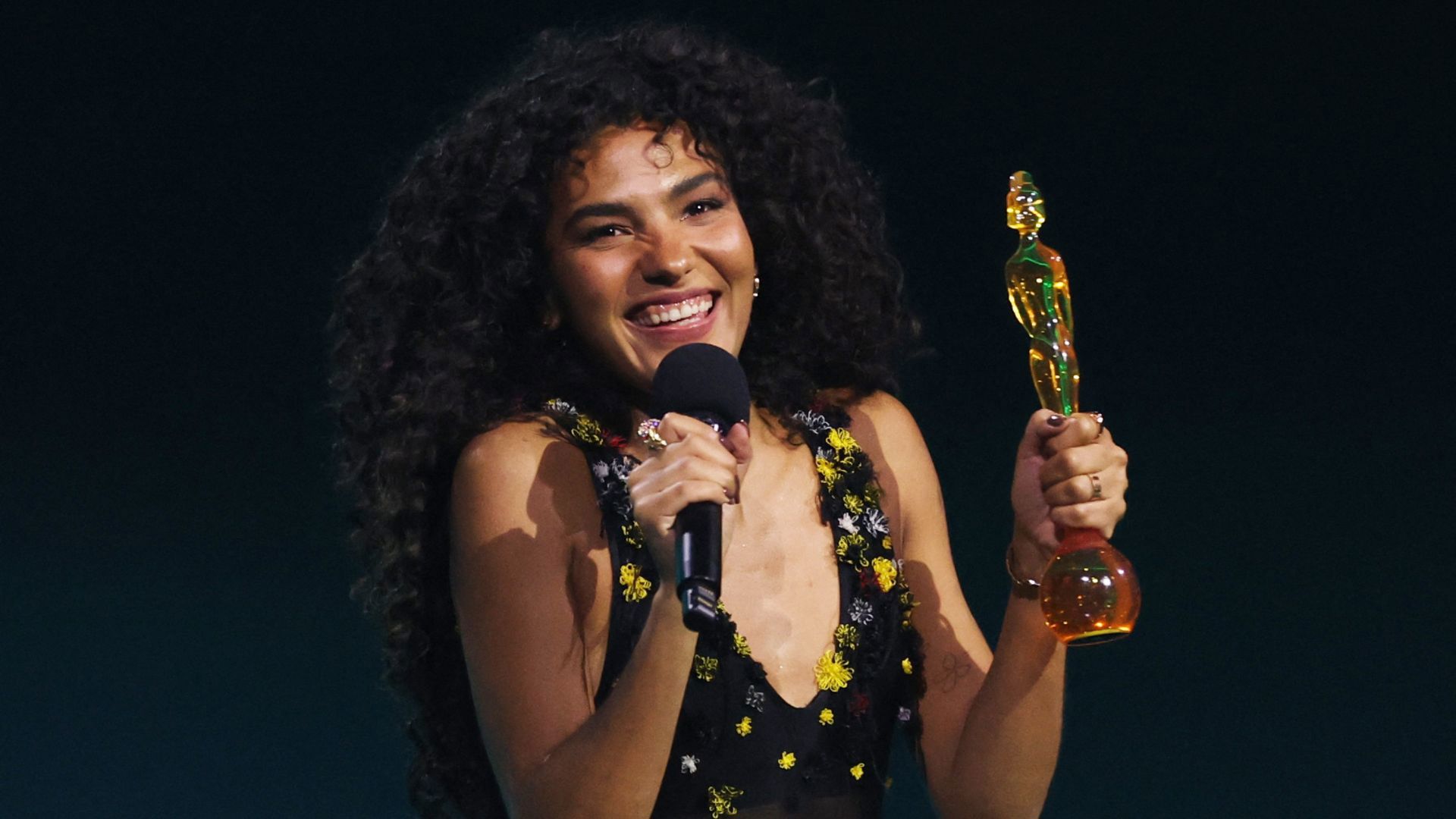 אוליביה דין בטקס פרסי המוזיקה הבריטית, הלילה