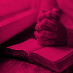 אישה מתפללת