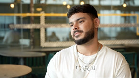 לזכר החברים: קולקציית הבגדים המרגשת של עומר ונקרט